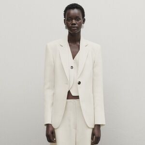 NWT. Massimo Dutti Limited Edition Off White Wool/Viscose Suit Blazer. Size 2.